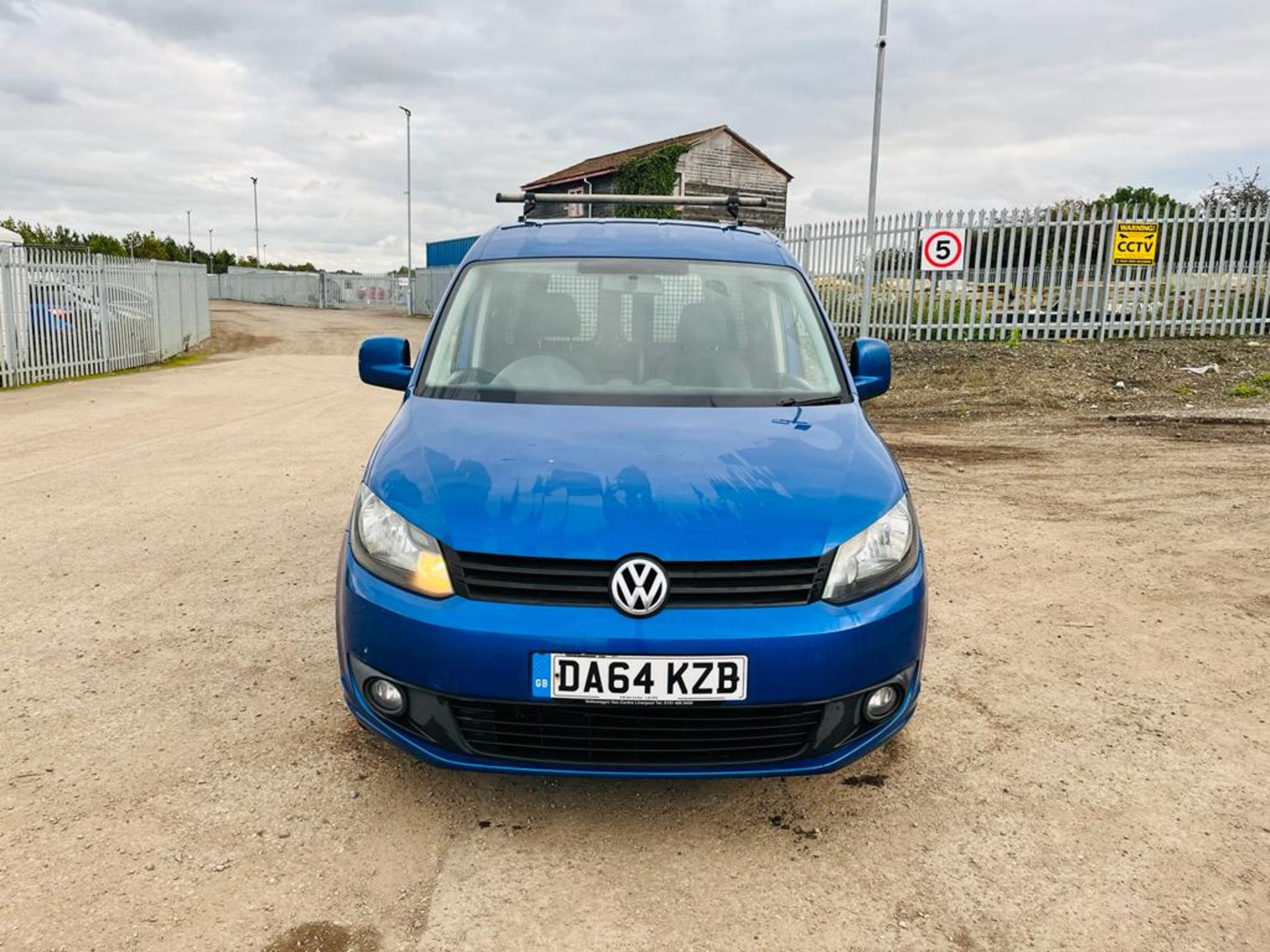 ** ON SALE ** Volkswagen Caddy C20 1.6 TDI 102 Highline 2014 (64 Reg) - No Vat - A/C - Image 2 of 24