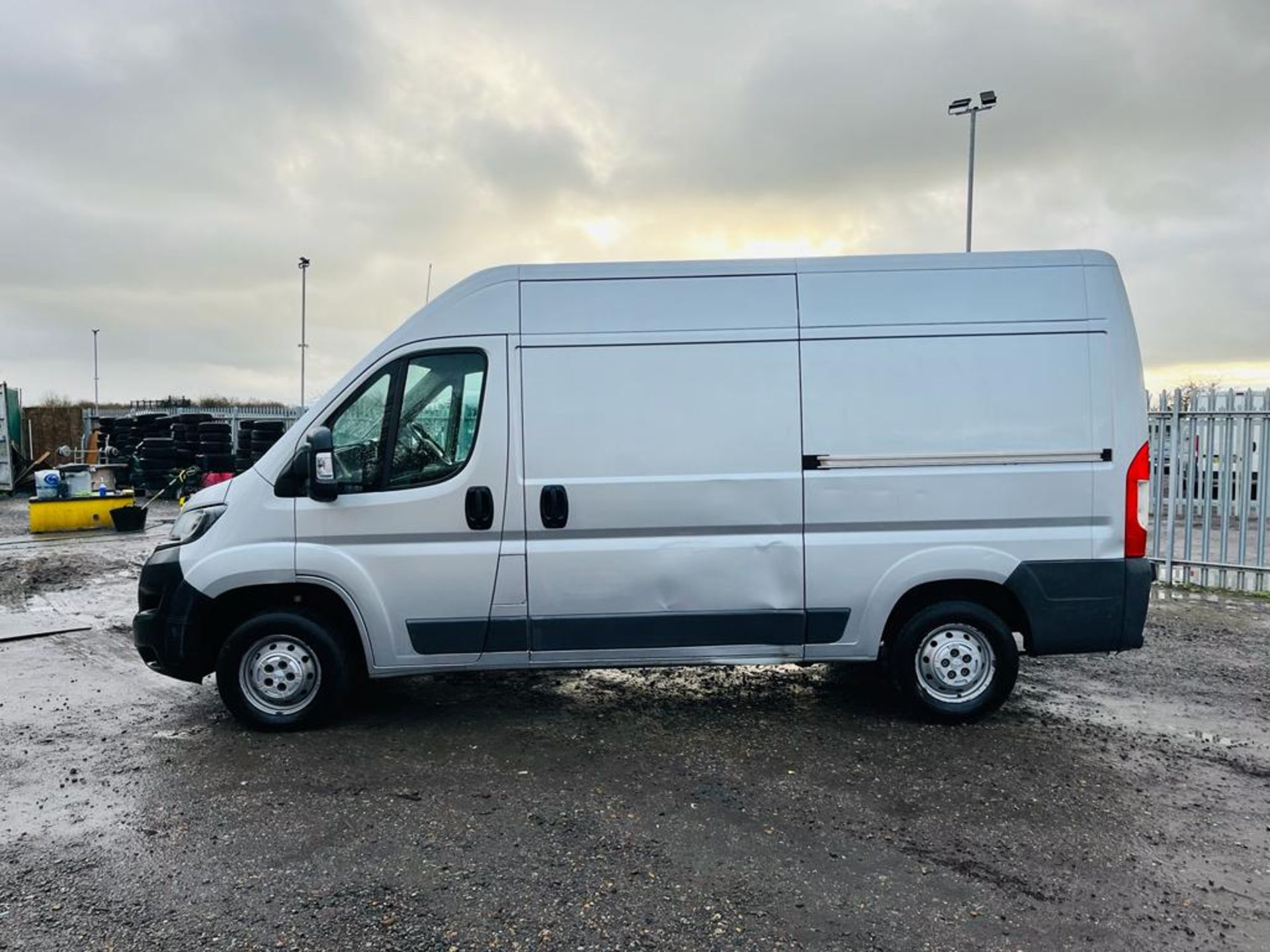 Peugeot Boxer 2.0 BlueHDI 130 L2 H2 130 2017 '67 Reg' ULEZ Compliant - Only 118,507 Miles - Image 4 of 27