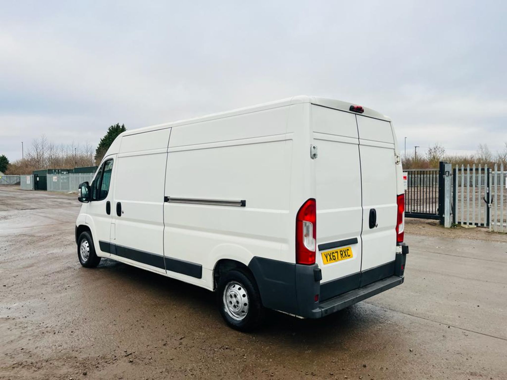 ** ON SALE ** Peugeot Boxer 335 2.0 BlueHDI 130 L3 H2 Professional 2017 '67 Reg' Sat Nav - A/C - Image 8 of 28