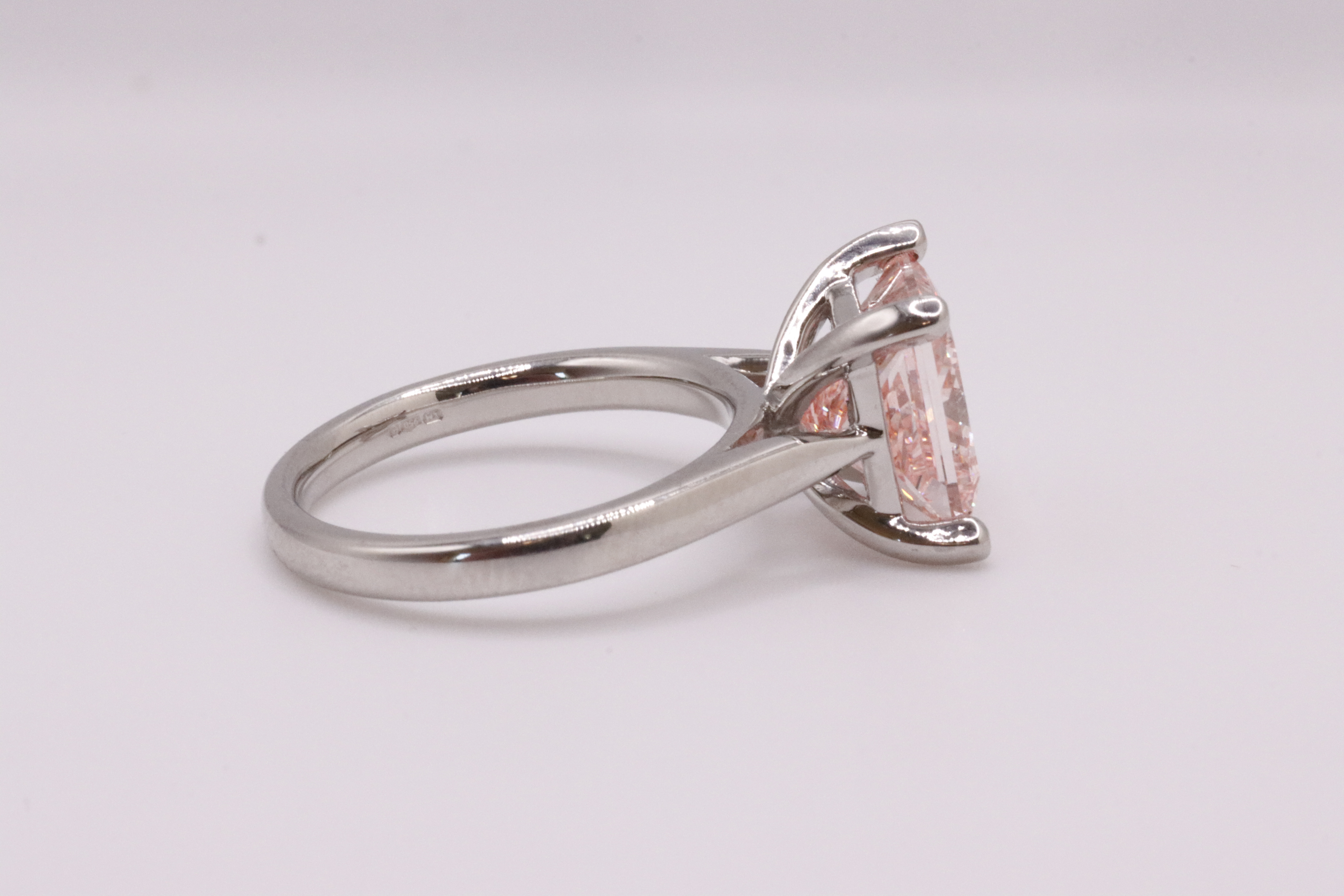 Princess Cut Diamond Fancy Pink Colour VVS2 Clarity 4.02 Carat EX EX Platinum Ring - IGI LG582359086 - Image 4 of 9
