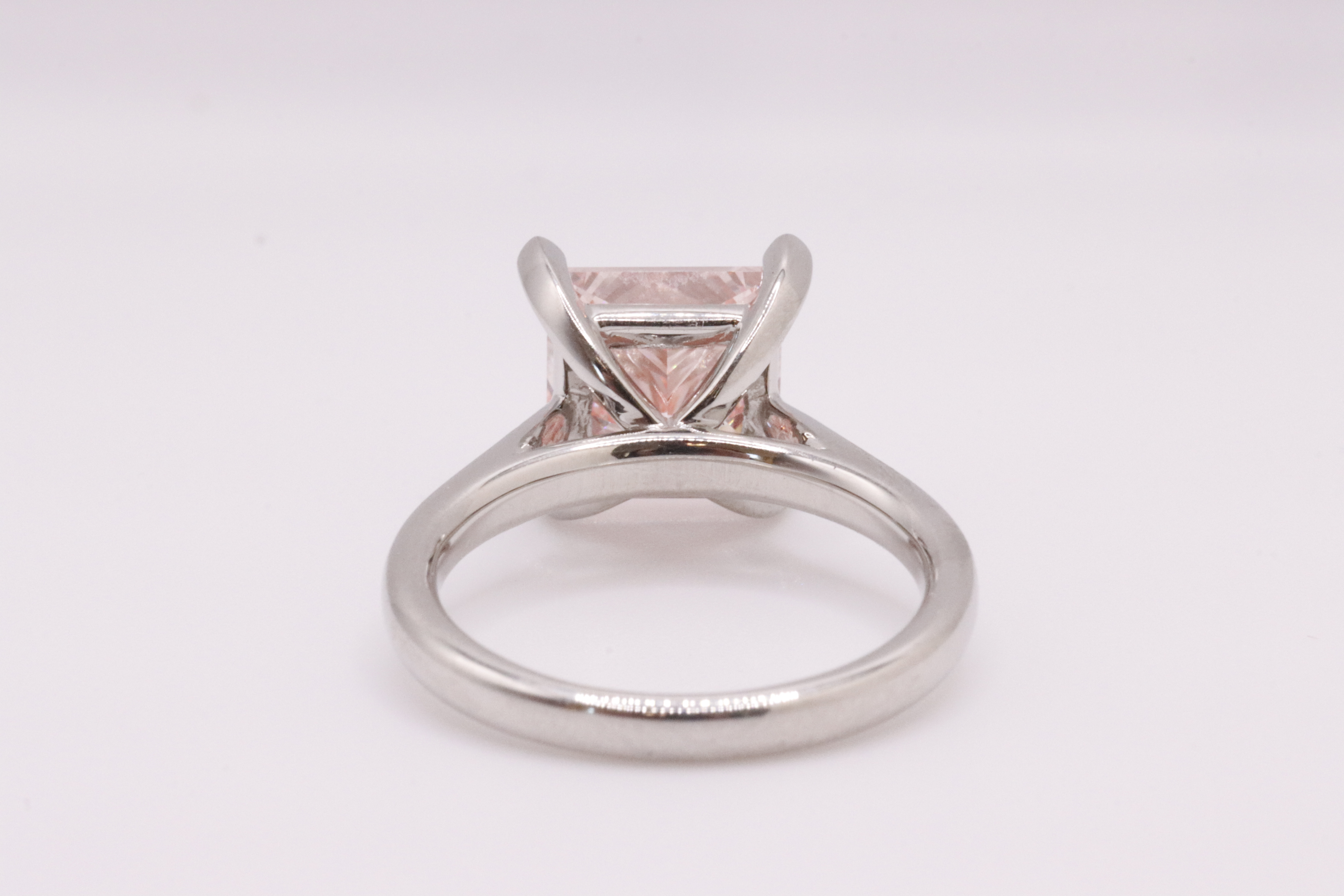 Princess Cut Diamond Fancy Pink Colour VVS2 Clarity 4.02 Carat EX EX Platinum Ring - IGI LG582359086 - Image 5 of 9