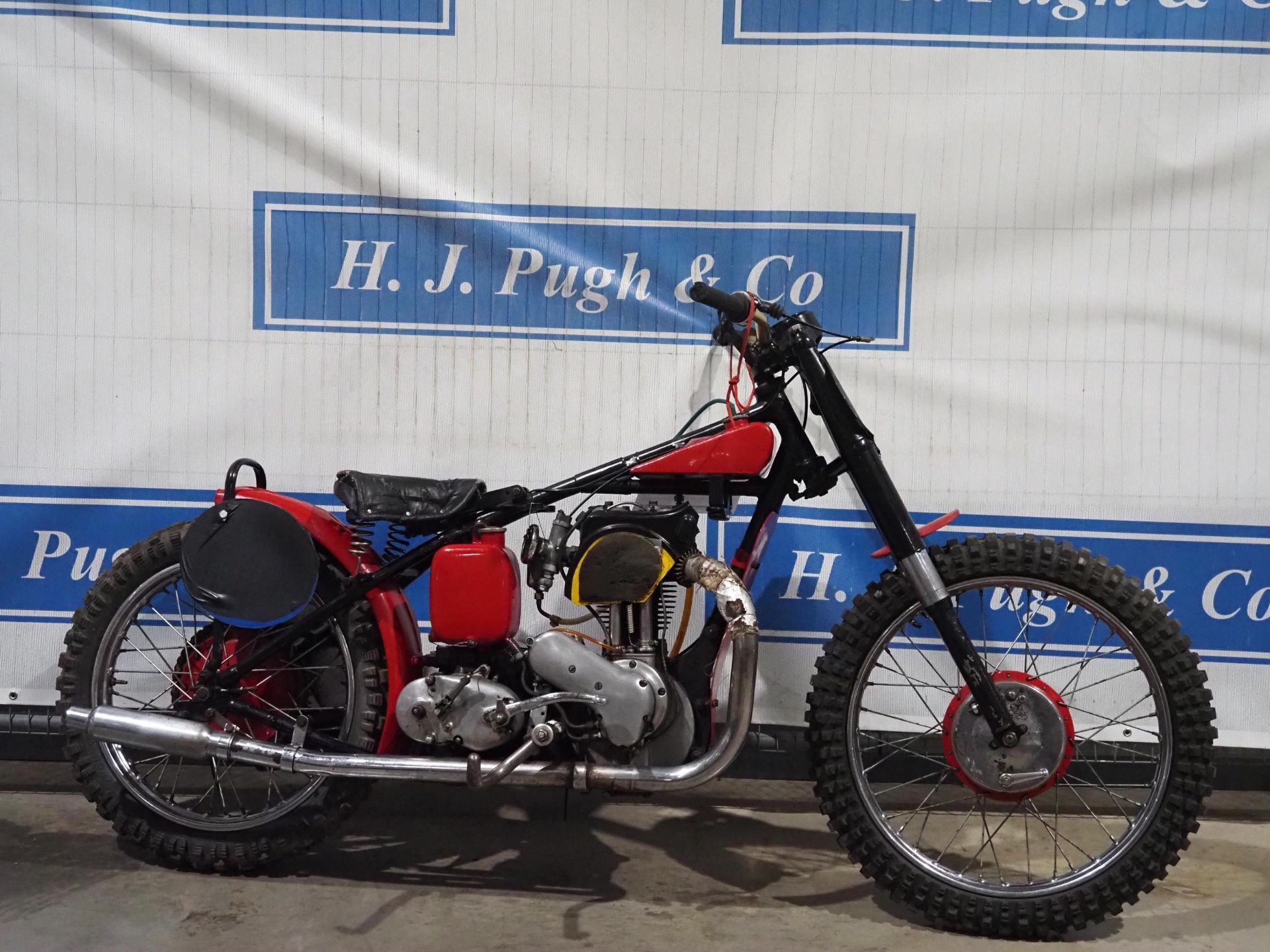 Ariel grasstrack motorcycle. 1949. 350cc. High compression head, runs on methanol. Placed top 3 in