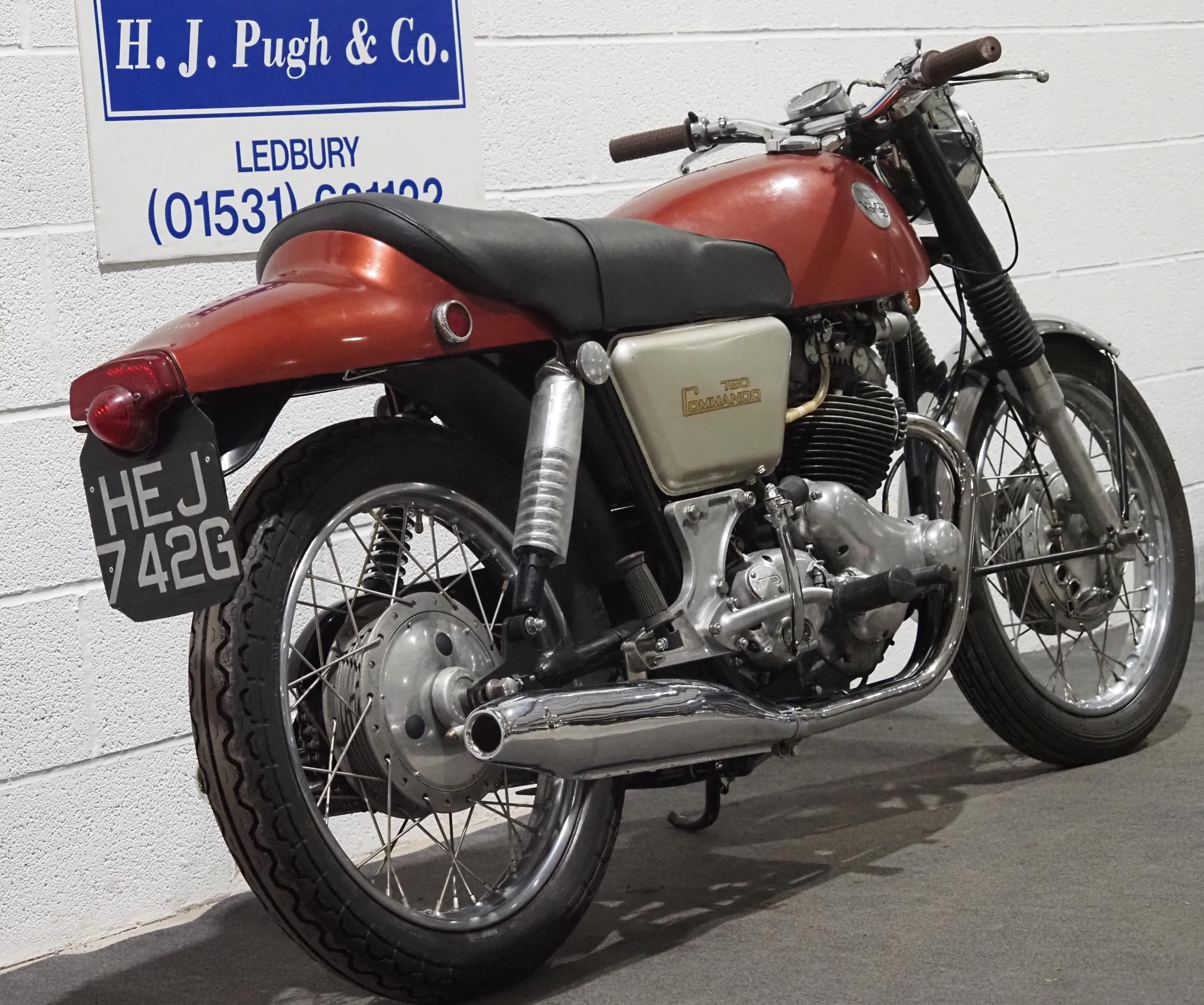 Norton Commando fastback motorcycle. 1969. 749cc. Frame No. 131029. Engine No. 20MB/131046. Restored - Image 3 of 6