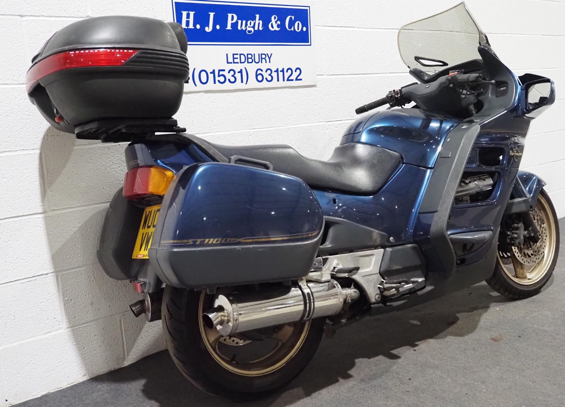 Honda ST1100 A Pan European motorcycle, 2002, 1084cc. Runs and rides, only one previous owner, MOT - Image 3 of 5