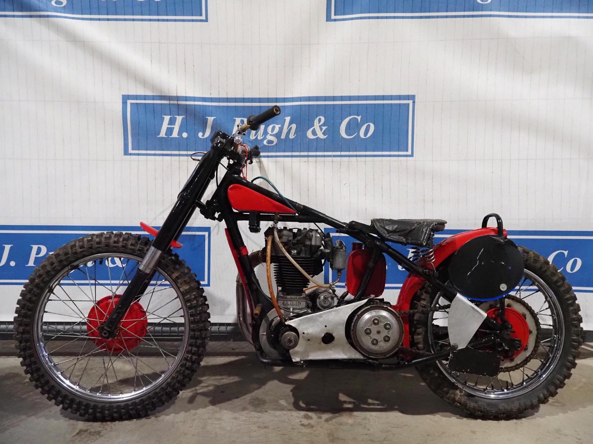 Ariel grasstrack motorcycle. 1949. 350cc. High compression head, runs on methanol. Placed top 3 in - Image 5 of 6