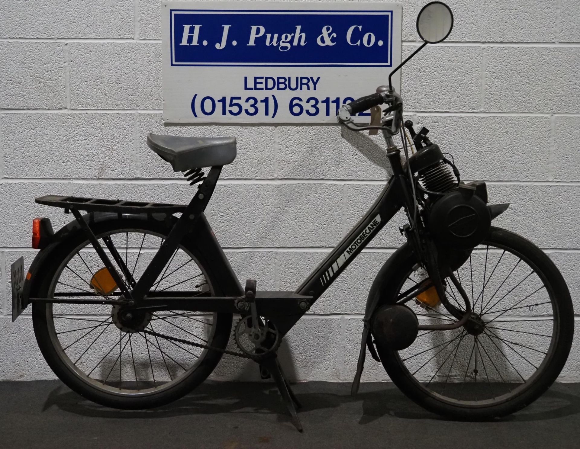 Motobecane Velo Solex type 3800 autocycle. 1968. 49cc. Comes with some paperwork, certificate de