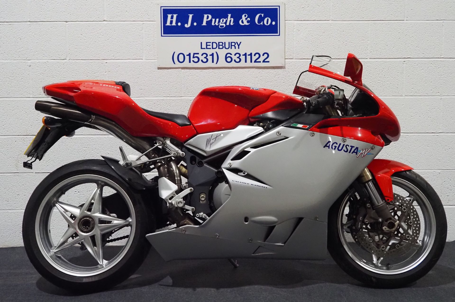 MV Agusta F4 1000, 2004, 998cc. Frame no. ZCGF511BA4V001447 Engine no. F5A400359 Runs and rides - Image 2 of 13