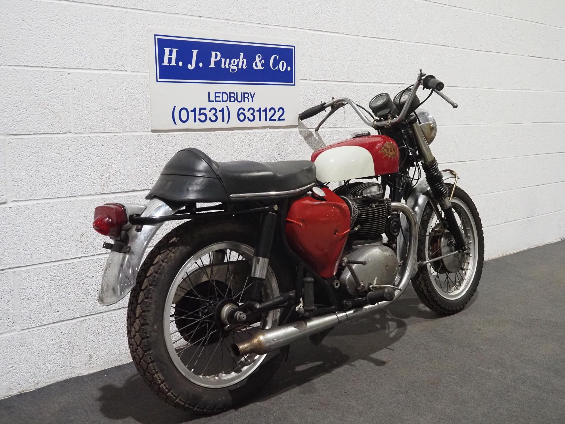 BSA A65 Spitfire motorcycle. 1966. Matching frame and engine numbers. US import with Nova documents. - Image 3 of 6