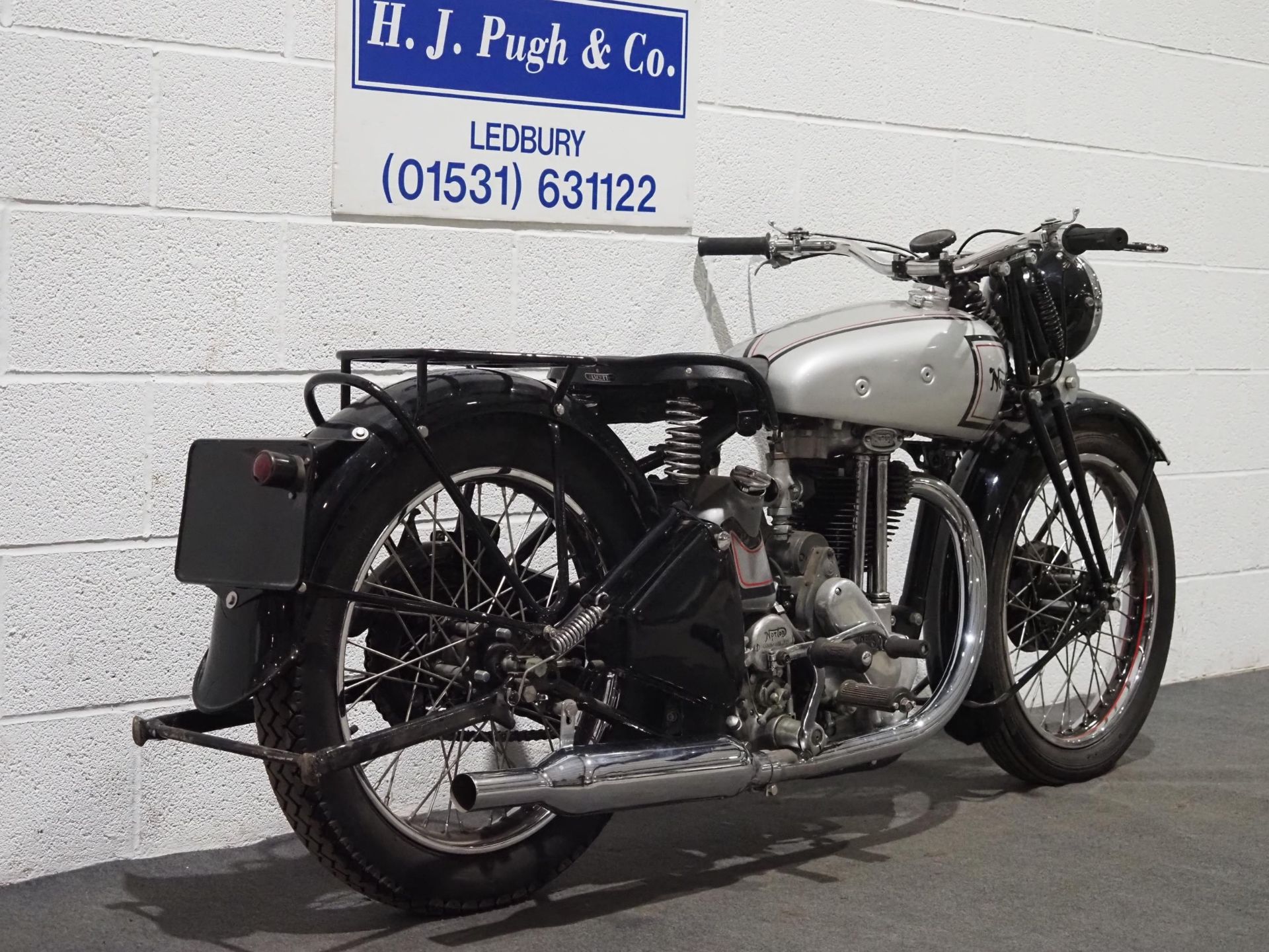 Norton ES2 motorcycle. 1940s. 500cc Engine No. 52896/J4 Engine rebuilt, rebuilt wheels & had lots of - Image 3 of 5