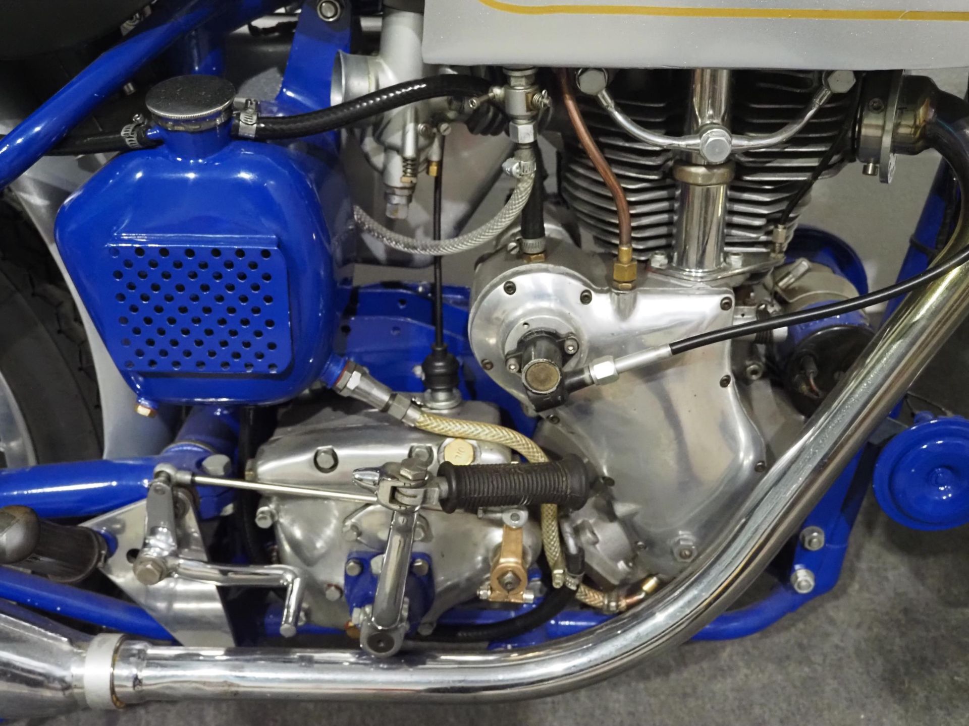 Velocette Venom motorcycle. 1955. 500cc. Engine no. MSS10907 Reg. YVF 667A - Image 2 of 6