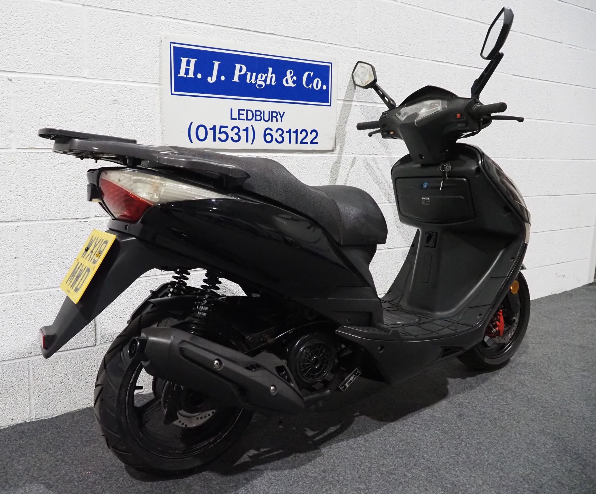 Wangye WY125 scooter, 2019, 125cc. Runs and rides, MOT until 6.10.23. Reg. WX19 MWD, V5 and key - Image 2 of 5