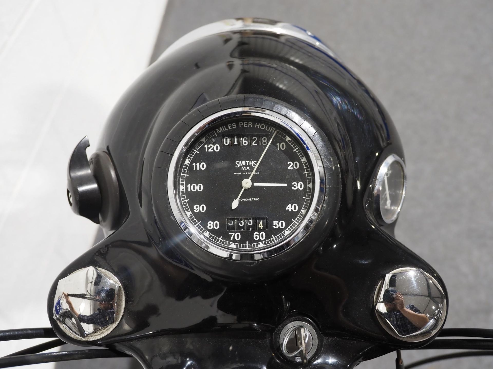 BSA B31 motorcycle, 1955, 500cc. Frame no. CB31-7864 Engine no. BB33-6853 Runs and rides, has been - Image 5 of 7