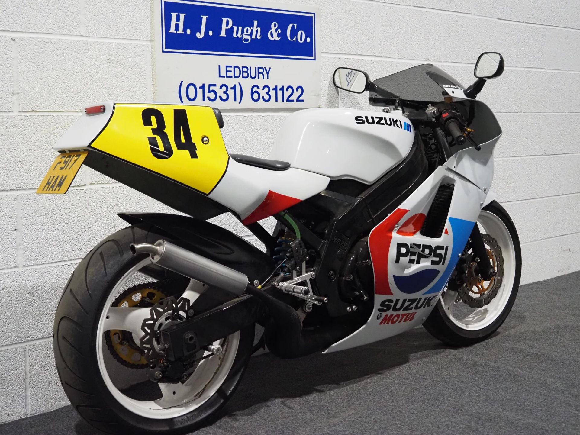 Suzuki RGV250 racing bike. 1989. 249cc. Recently restored, VJ21A model, Jolly Lolly exhausts, Nitron - Image 2 of 7