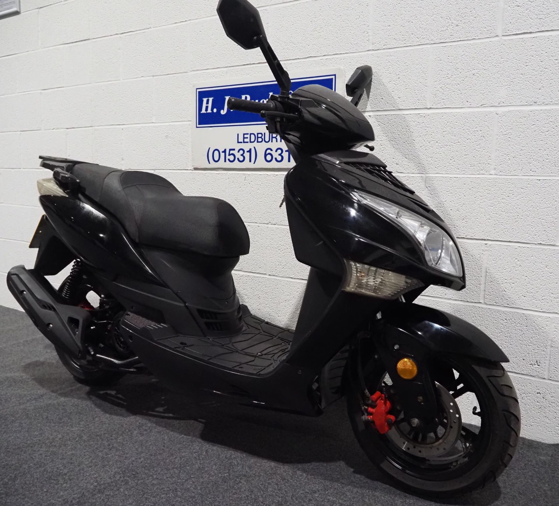 Wangye WY125 scooter, 2019, 125cc. Runs and rides, MOT until 6.10.23. Reg. WX19 MWD, V5 and key - Image 3 of 5