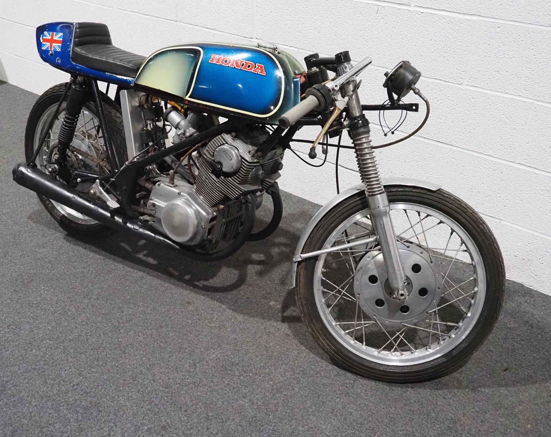 Honda CB72 race bike in Seely type frame with Norton forks and electronic ignition. Was being - Image 2 of 5