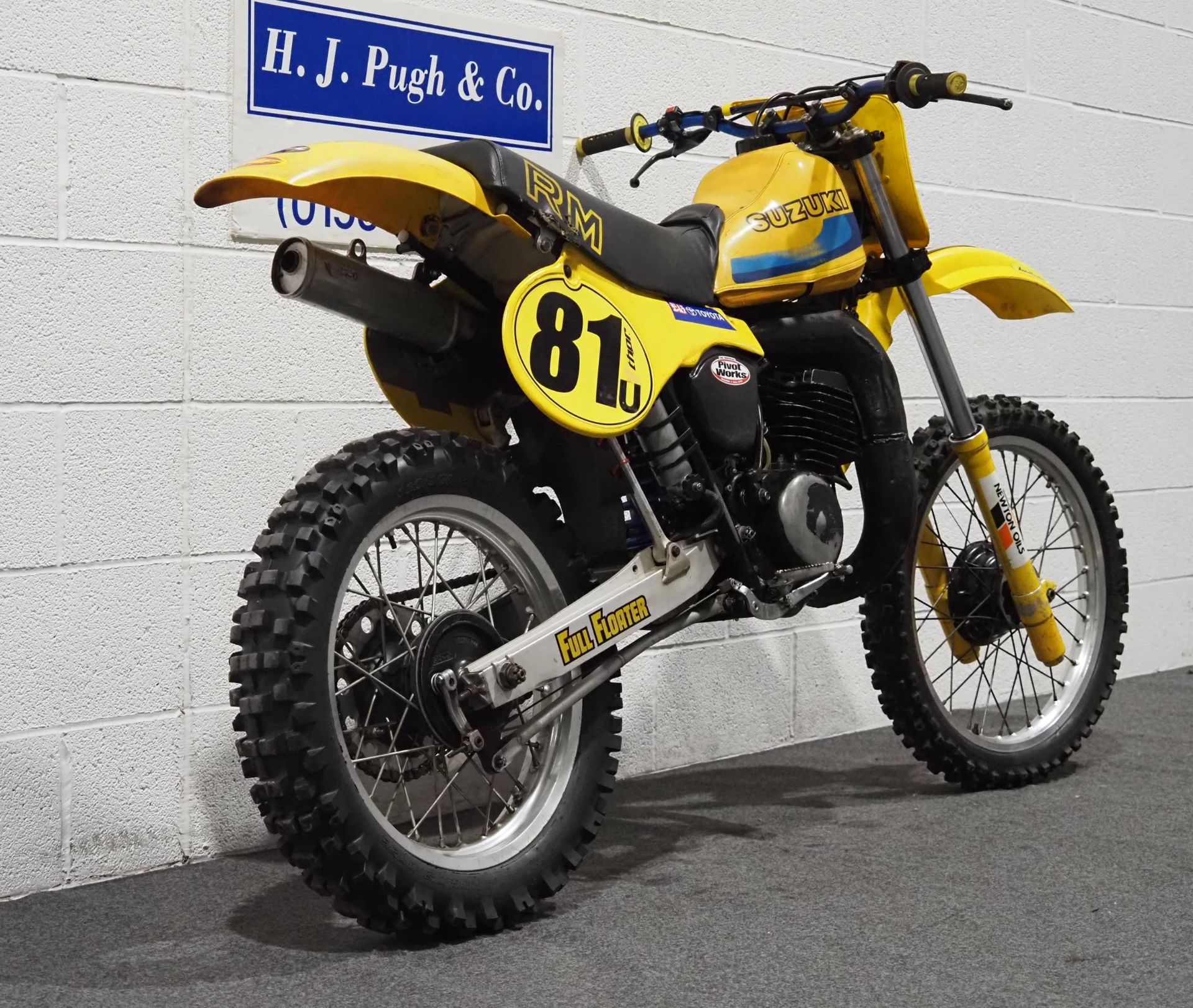 Suzuki RM500 motocross bike. 1983. 492cc. Frame no starts. RM11A Engine no. RM101-100451 Runs and - Image 3 of 5