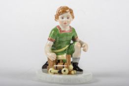 MEISSEN FIGUR Kind mit Lokomotive