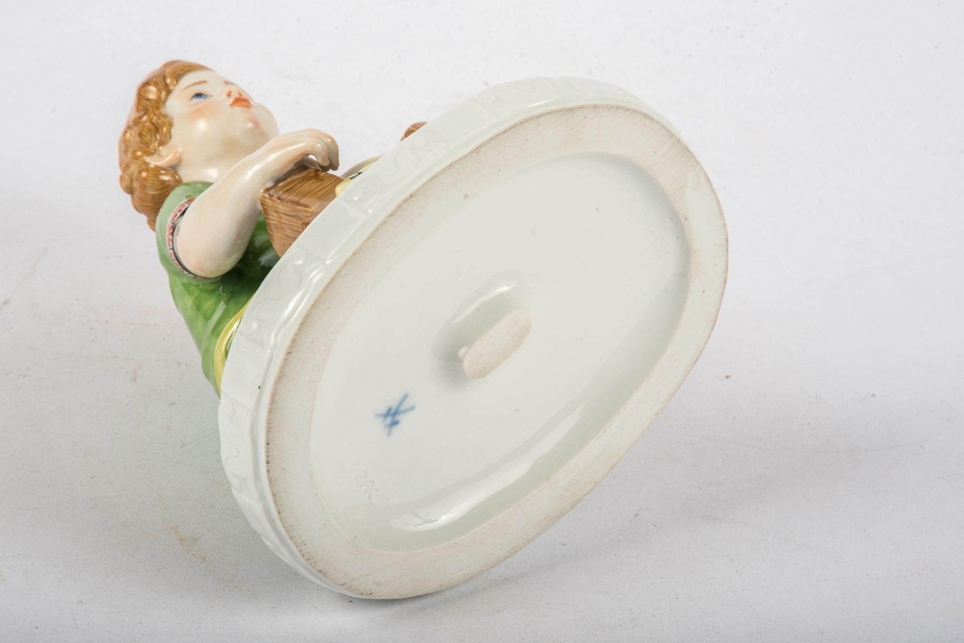 MEISSEN FIGUR Kind mit Lokomotive - Bild 4 aus 4