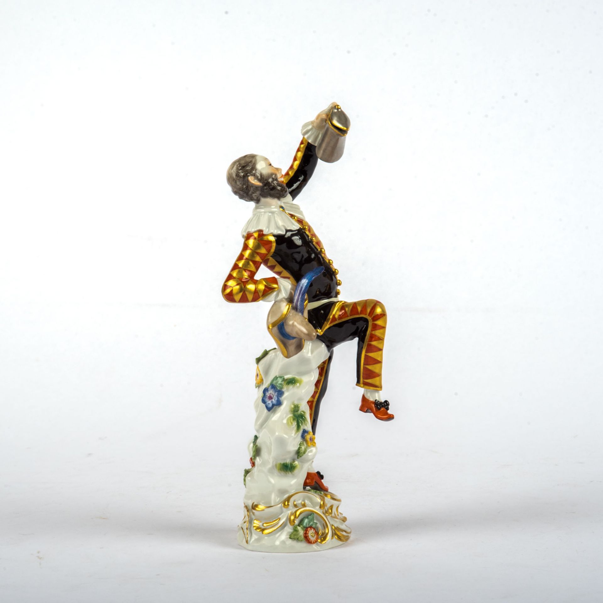 Harlekin mit Deckelkanne, Meissen  20. Jh. - Bild 3 aus 4