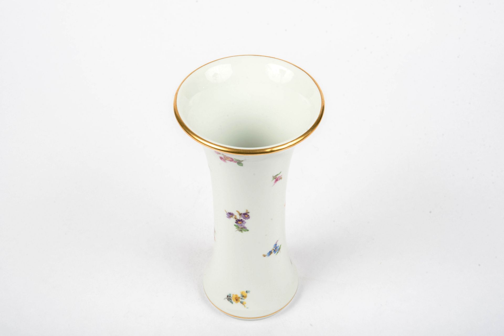 Hohe Vase mit Streublumen, Meissen, 1924-1934 - Image 2 of 3