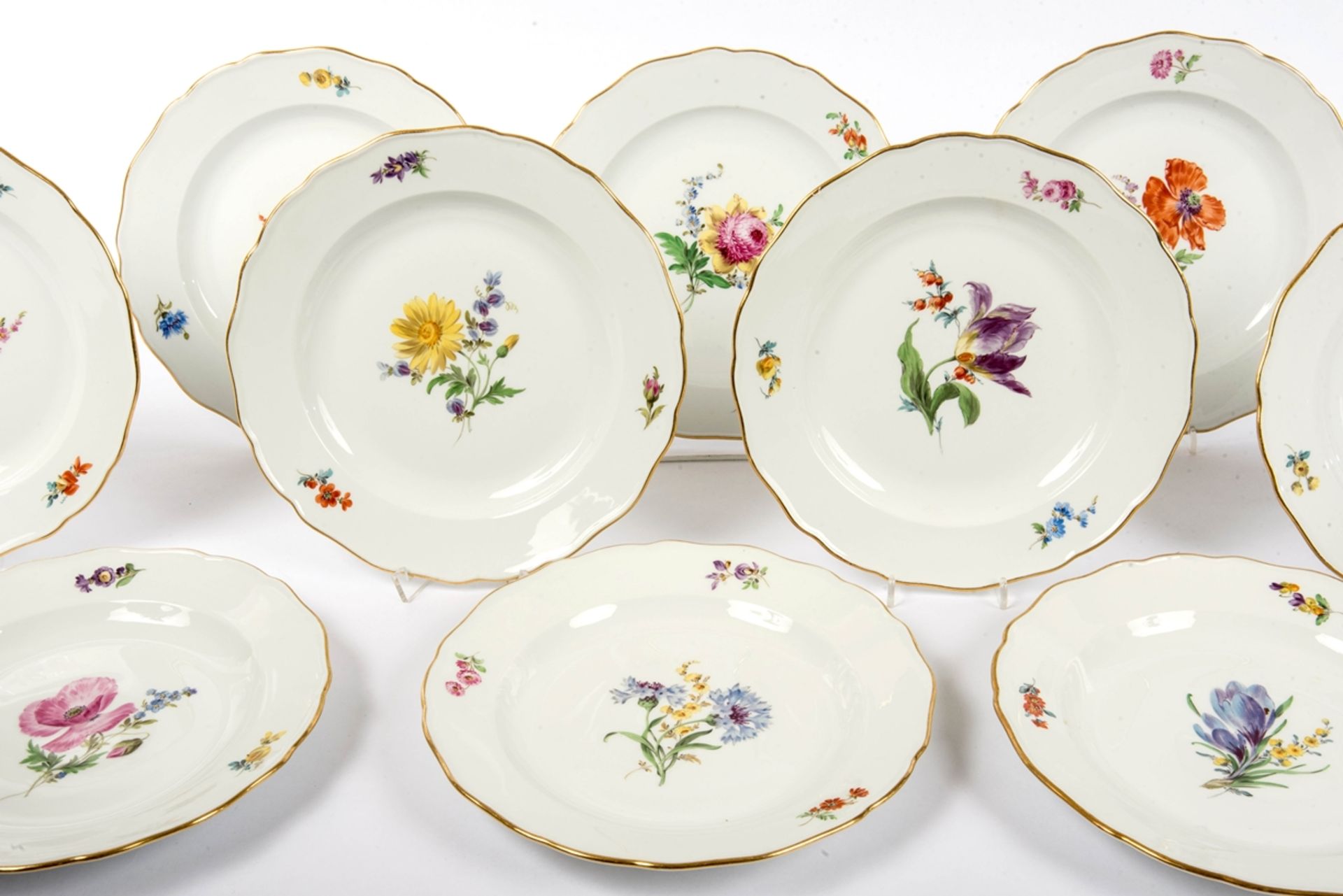 12 Teller mit Blumen Malerei, Meissen 1924-34 - Bild 2 aus 3