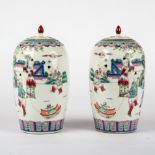 Paar Deckelvasen, China um 1900