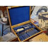 Campaign Sheffield Silver Plate Cutlery Canteen Set in beech carry-box - Contents approx 60 in total