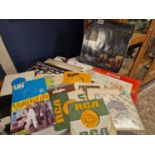 Collection of Modern 70's-80's Vinyl, comprising 6 LPs and 11 7"singles by artists Fleetwood Mac, Th