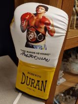 Vintage Signed Boxing Collectable Memorabilia - Roberto Duran Commemorative Glove - Sports Interest