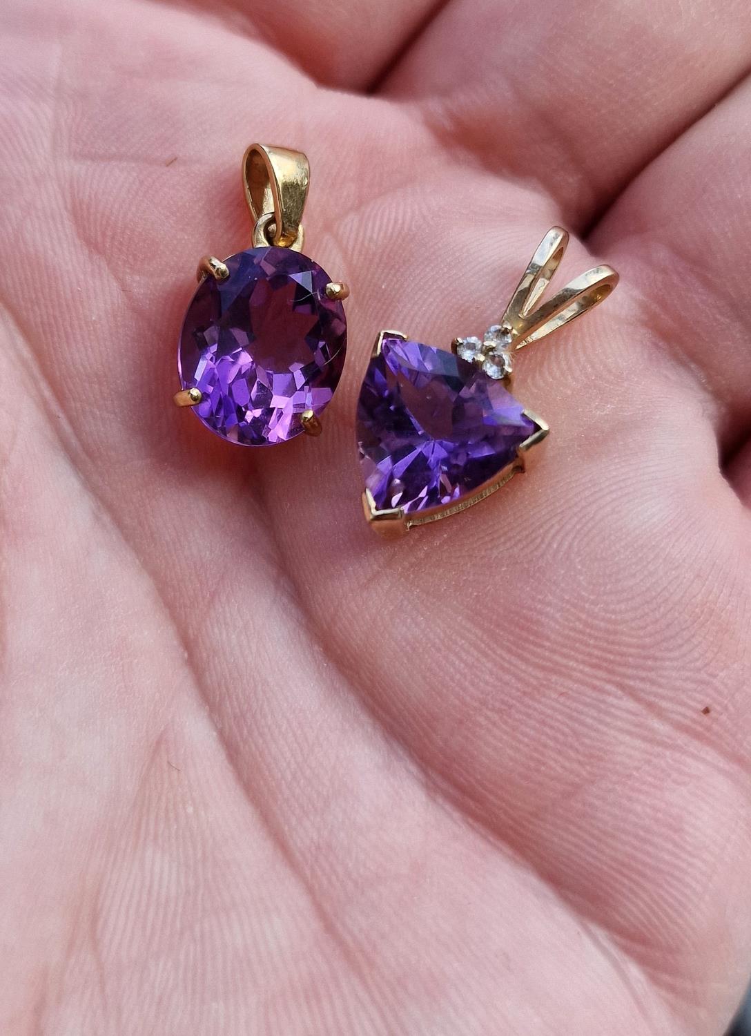 Pair of 9ct Gold and Amethyst Pendants (one with diamonds) - 4g - Image 2 of 2