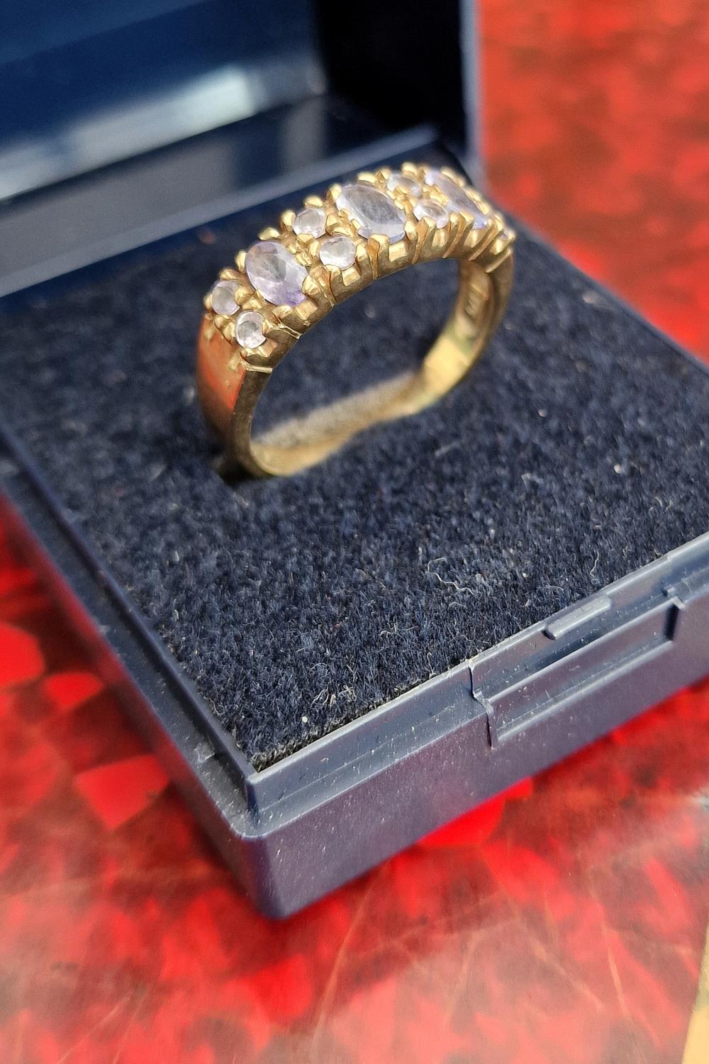 9ct Gold and Amethyst Half-Eternity Ring - size P, 3.1g - Image 2 of 3