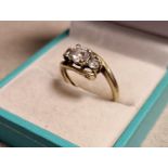 9ct Gold Triple Stone Vintage Ring, size L, 2.28g