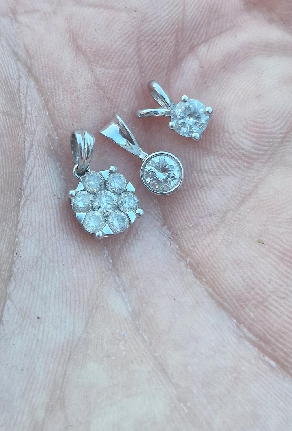 3x Diamond and 9ct White Gold Pendants, collectively 1.7g - Image 2 of 2