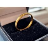 22ct Gold Wedding Band Ring - 3.00g, size Q