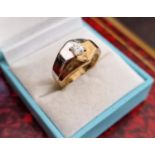 9ct White and Yellow Gold Dress Ring (w/ CZ central stone) - size Q, 4g