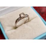 18ct White Gold and Diamond Ring, size J+0.5 and 2.48g