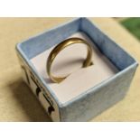 Gents 9ct Gold Wedding Band, size V and 3.1g