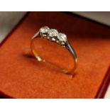 18ct Gold & Triple Diamond Ring - size m+0.5, 2.04g