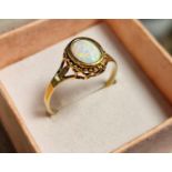 9ct Gold & Opal Dress Ring - size P+0.5