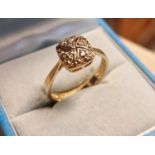 9ct Gold & Diamond Cluster Ring - size O, 2.7g
