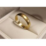 18ct Gold Wedding Band Ring, size K