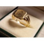 9ct Gold Gentleman's Signet Ring, 5.6g and size T+0.5