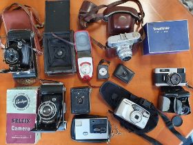 Voigtlander Vito B camera w. 50mm lens + lightmeter, Ensign Selfix camera (boxed) and assorted other