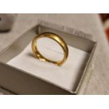 22ct Gold Wedding Band - size O, 8.2g