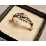 18ct White Gold & Diamond Dress Ring, w/0.25ct worth of diamonds - weight 3.55g