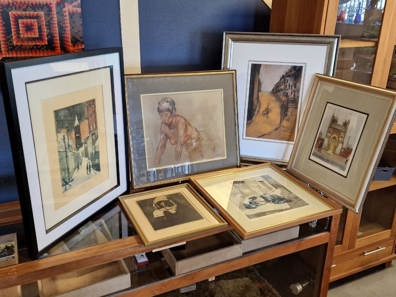 PREVIEW - Collectables & Jewellery Sale inc Harold Riley, Gold & Silver Jewellery, Militaria, Chinese Ceramics, Lalique, Movie Posters, more2add