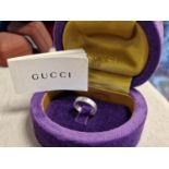 Gucci 18ct White Gold Blossom Bond Ring - size K, 3.85g