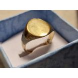 9ct Gold Signet Ring, size O & 3.6g