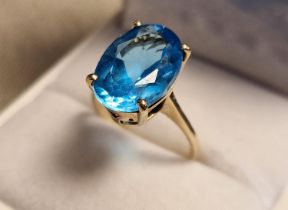 9ct Gold & Topaz Dress Ring, 3.4g & size J