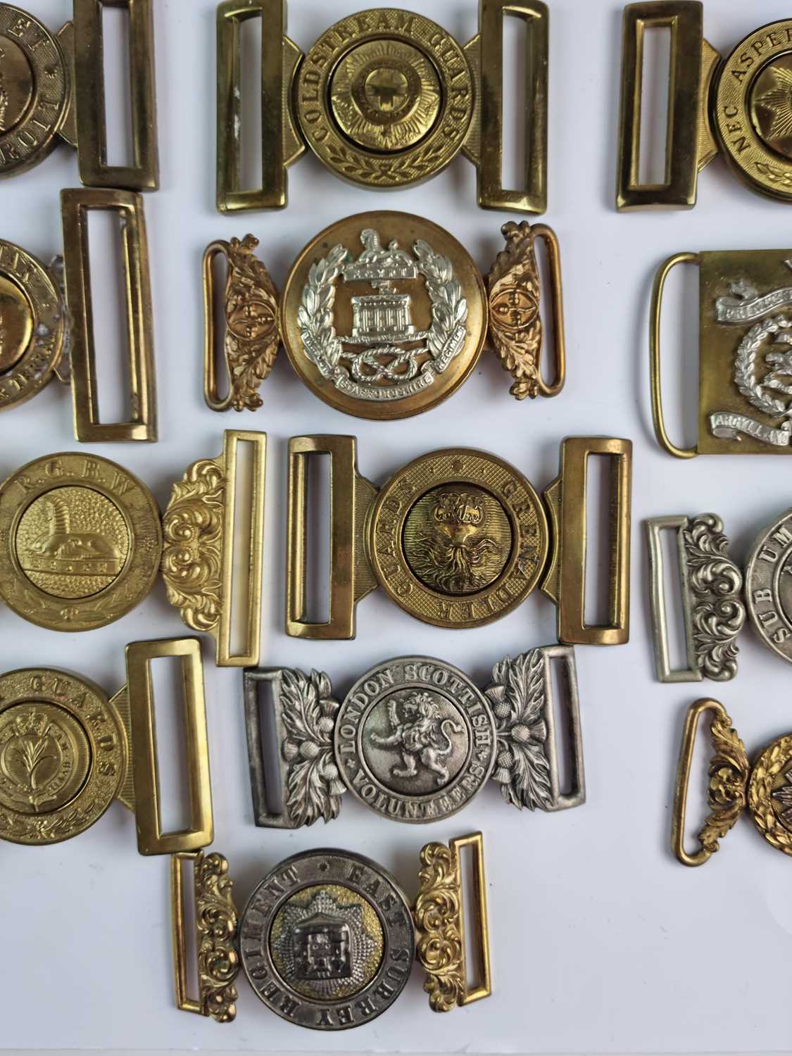 A collection of fifteen brass and white metal British Army regimental belt buckles plus two 1/2 - Image 3 of 5